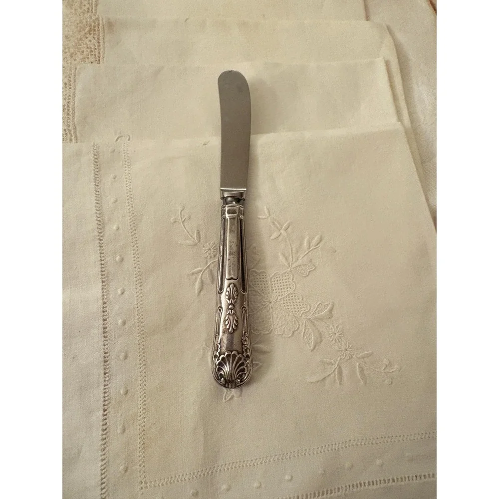 Vintage Viners of Sheffield Stainless Butter Knife England Shell‎ Floral Handle